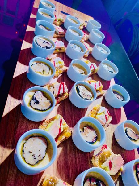 traiteur pour la mise en place d'un apéritif pour un mariage Carnoux
